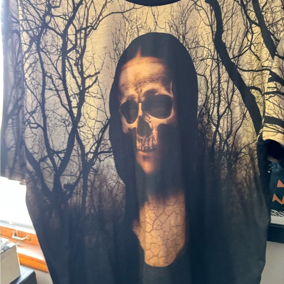 Skull Face Graphic Tshirt - Picture 2 of 3